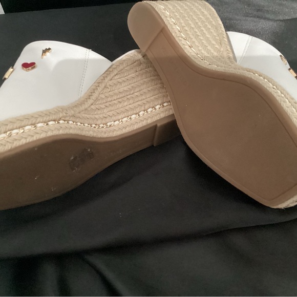 Karl Lagerfeld size 7.5 sandals - Picture 3 of 4